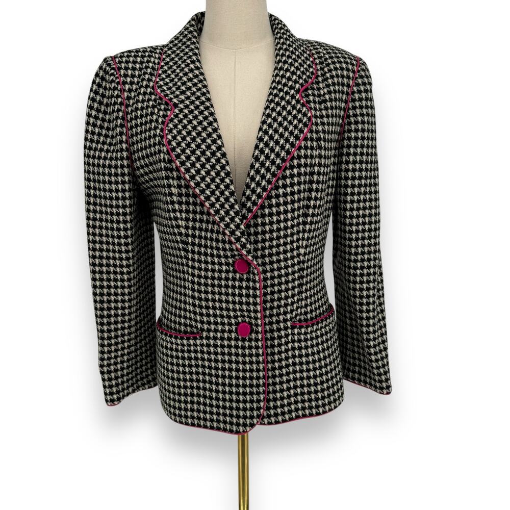 Vintage 1980s UNGARO Paris Houndstooth Blazer Skirt Set with Pink Trim, Size 6/8 - Picture 15 of 16